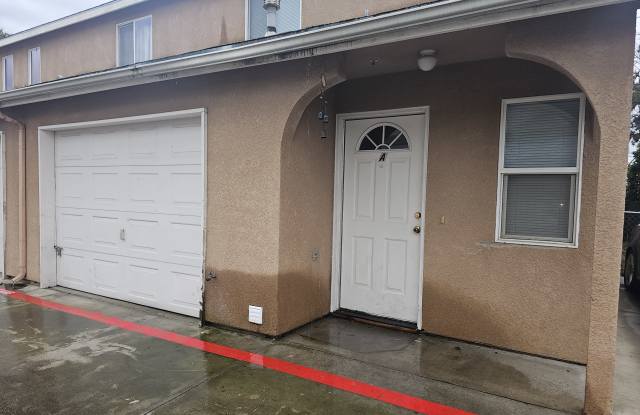 744 S Roche St - 744 South Roche Street, Porterville, CA 93257