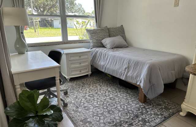 9372 88th Way North (unit 2) photos photos
