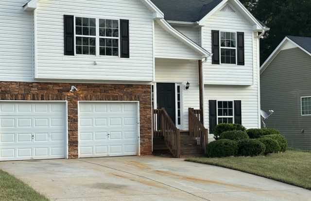 649 Amberwood Drive Gallery 1