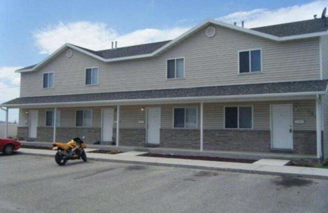 828 E Factory St. photos photos