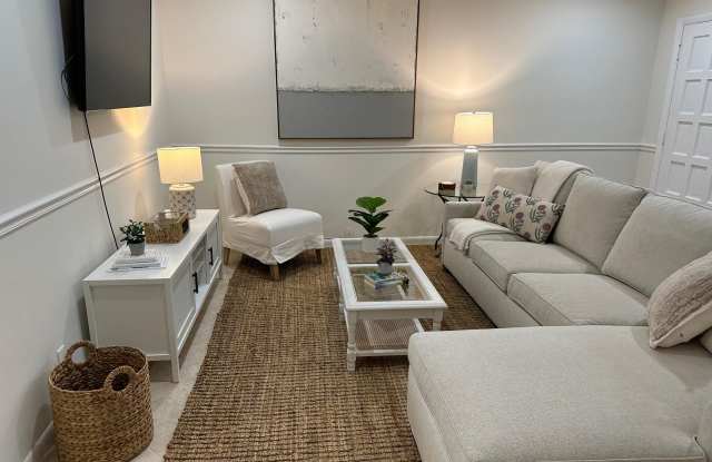 1202 Palm Trail Gallery 3