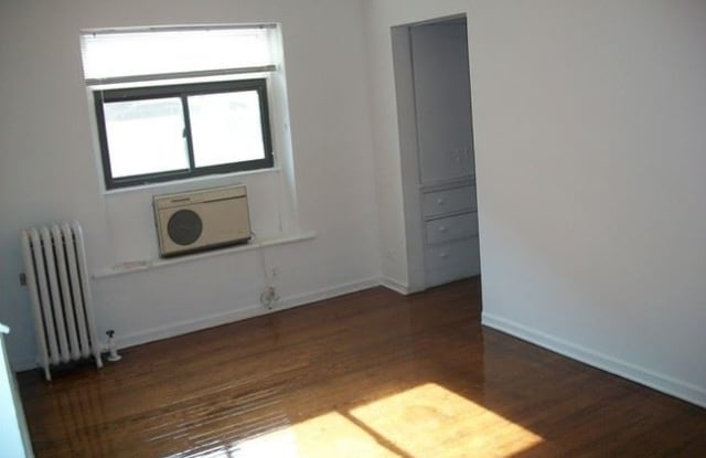 3024 N Halsted St 1 - 3024 North Halsted Street, Chicago, IL 60657