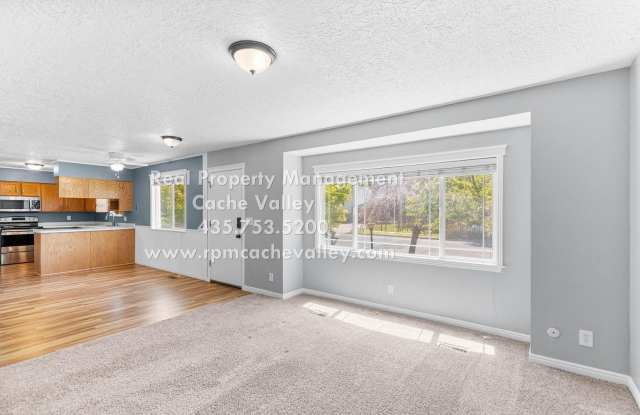 Beautiful 4-Bedroom Home Available in July! photos photos