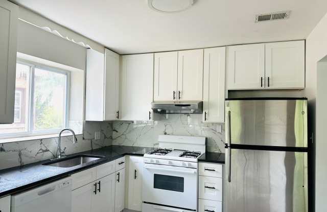 8638 Trumbull Avenue Gallery 2