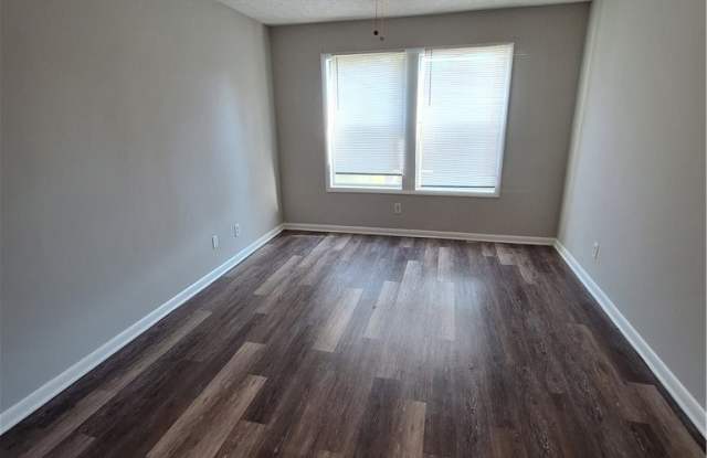 6744-2 Willowbrook Gallery 3
