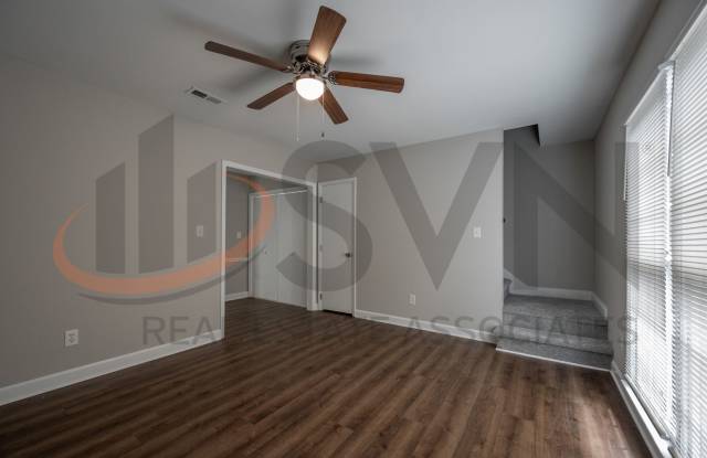 Move In Ready 2BR, 1.5BA Townhome with Brand-New Kitchen Features! Gallery 4