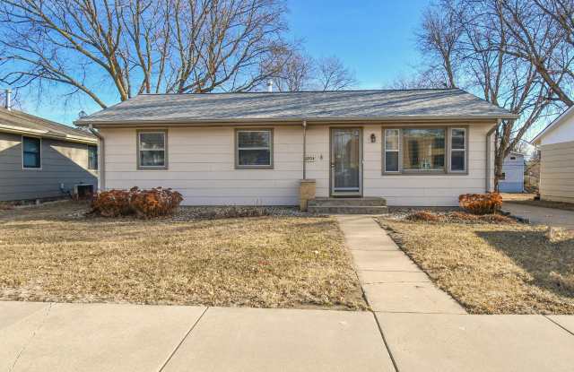 2204 South Jefferson Avenue - 2204 South Jefferson Avenue, Sioux Falls, SD 57105