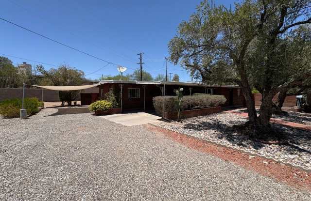 Eastside home with privacy on cul-de-sac photos photos