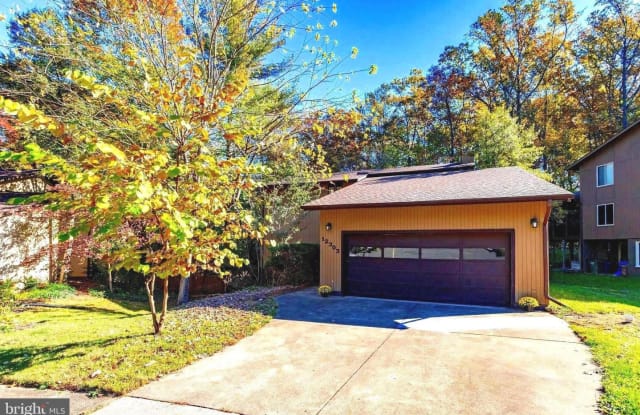 12303 MULBERRY CT - 12303 Mulberry Court, Lake Ridge, VA 22192