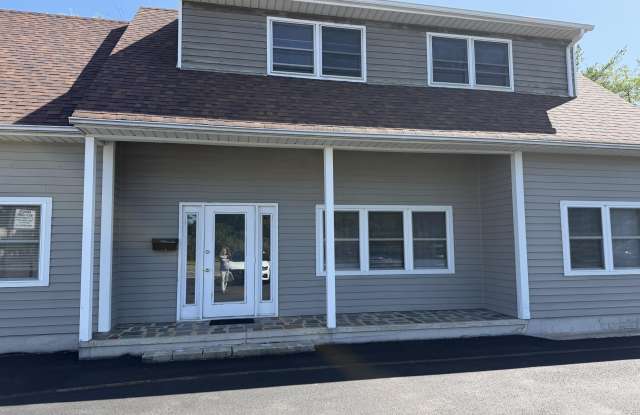 567 Fischer Boulevard Gallery 1
