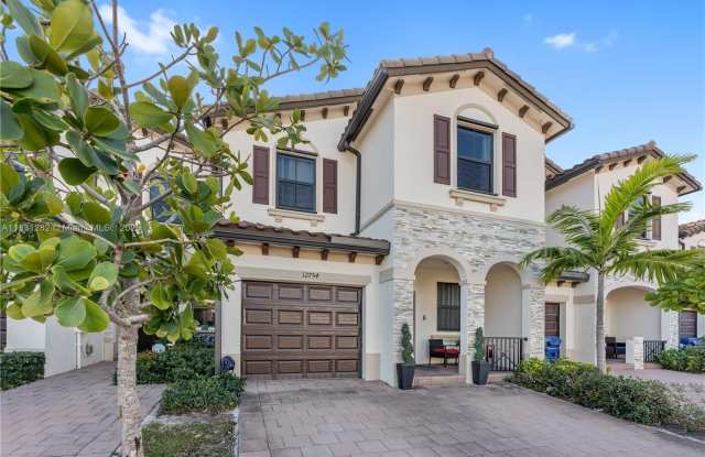 12754 SW 230th St photos photos