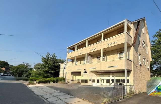 911 Lester Avenue - 911 Lester Avenue, Mamaroneck, NY 10543