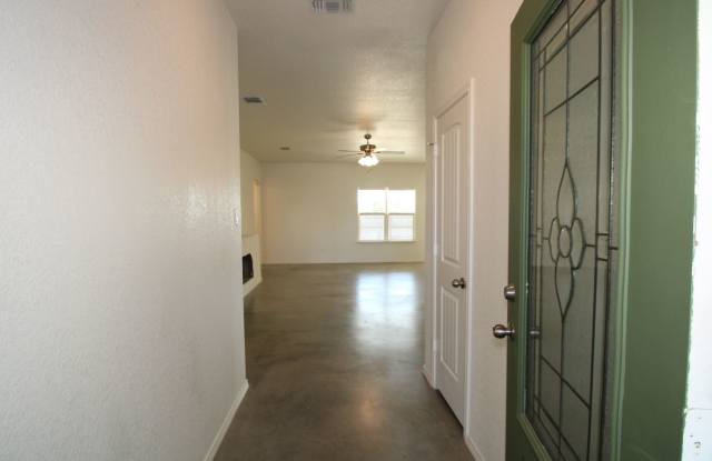 2023-Built 5-Bedroom Home with Spacious Living & Outdoor Space Gallery 4