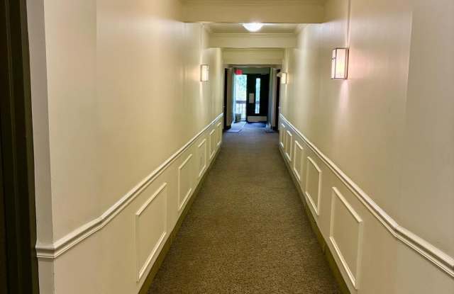 5772-G REXFORD Court Gallery 2