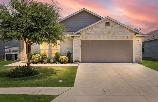 Cute & Cozy in Heather Glen Your New Braunfels Home Awaits! Gallery 1