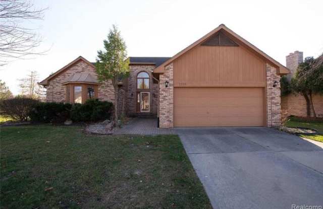 2358 Saffron Court photos photos
