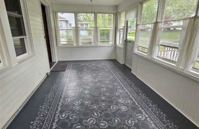 2580 Maple Drive Gallery 4