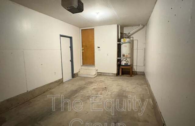 4805 West Iris Ave Gallery 3