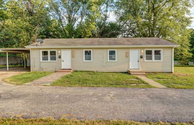 1 Bedroom | 1 Bathroom | House with Carport | Located on a Quiet Street| Lawn Care and Trash Included | PETS WELCOME photos photos