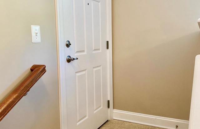 2117 ABBOTTSBURY WAY Gallery 4