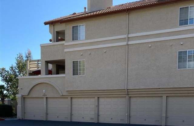 3 Bedroom, 2 Bathroom Ground-Level Condo for Rent photos photos