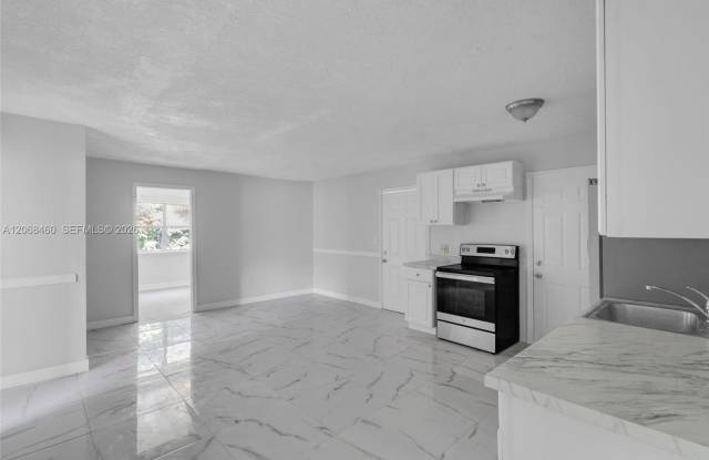 632 SW 16th Avenue D, Fort Lauderdale, FL 33312 - 7680 Gallery 4