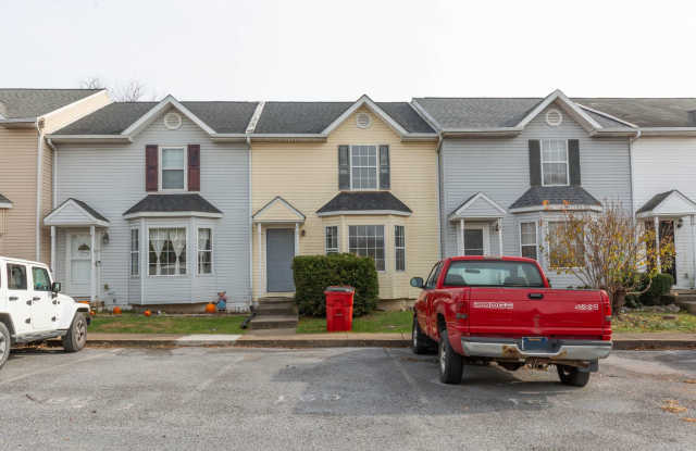 3 Bed, 2.5 Bath, Townhome in Inwood, WV photos photos