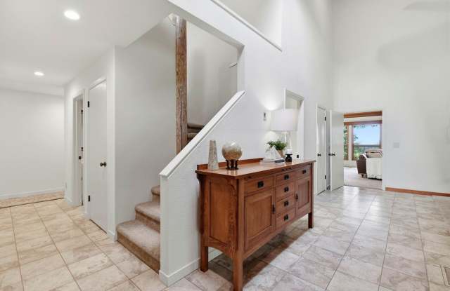 Sophisticated Living in Bennet Valley Fairway View Estates Gallery 4