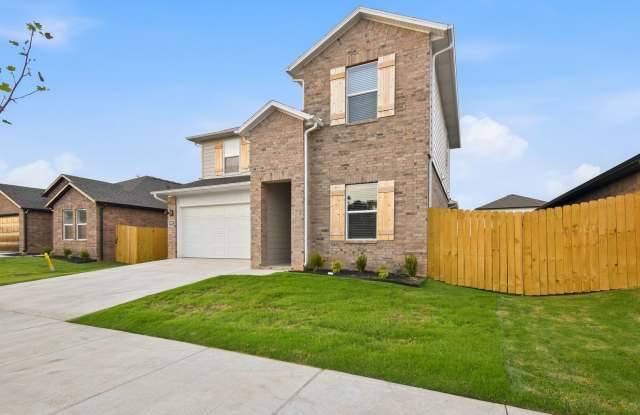 Brand‑New 4 Bed / 3 Bath Home with Modern Finishes & Fenced Yard Gallery 3