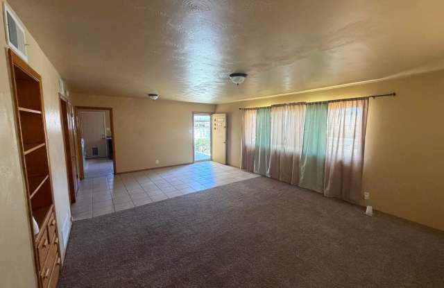 3 Bed 2 Bath Home w/ Detached Garage Gallery 4
