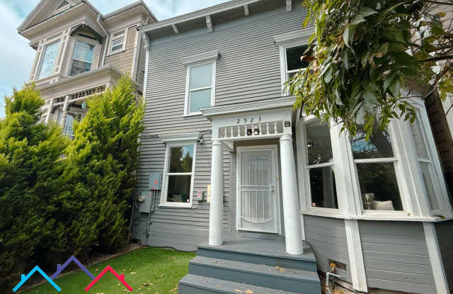 4 bed 3 bath Single-family Victorian Home in West Oakland photos photos