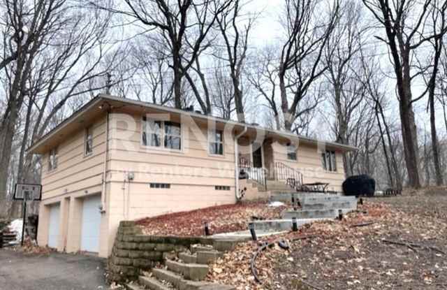 Available now - Wonderful 3bedroom/2.5 bath home in Plymouth! Gallery 1