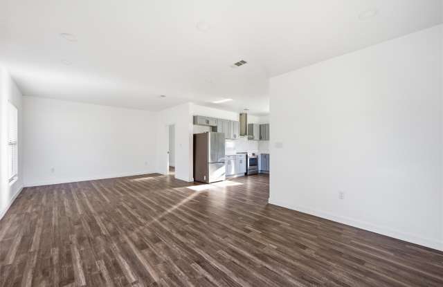 300 S 2nd Street Gallery 3