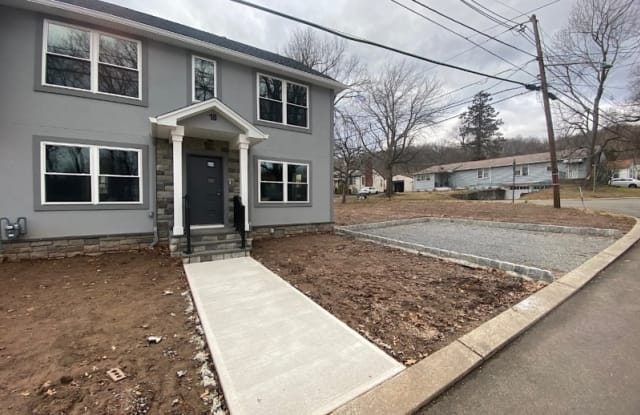18 MT WASHINGTON DR - 18 Mount Washington Drive, Clifton, NJ 07013