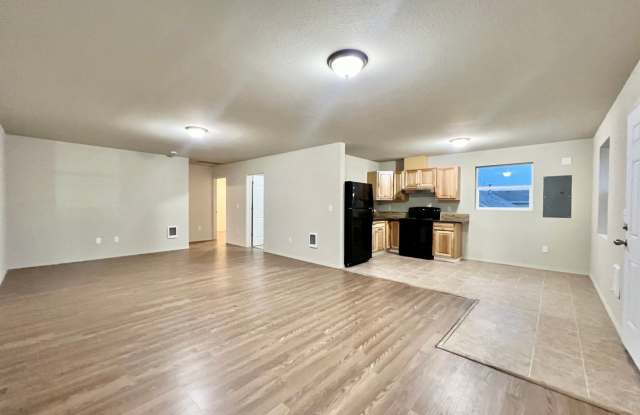 BRAND NEW!! BE THE FIRST TO LIVE HERE! GREAT LAYOUT, CONVENIENT LOCATION! - 18205 Southeast Oak Street, Gresham, OR 97233