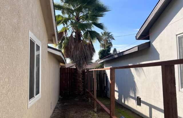 480 Lindley Dr - 480 Lindley Drive, Sacramento, CA 95815