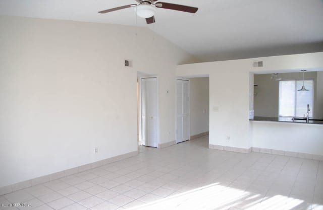 654 AQUATIC DR Gallery 4