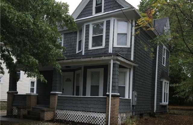 661 Sumner Street photos photos