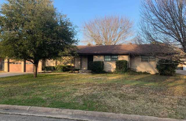 2308 Avondale Drive photos photos