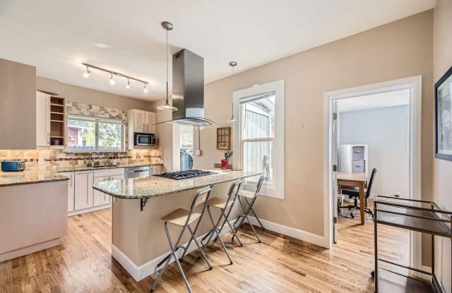2BD, 1BA Half-Duplex in Platt Park with Oversized 2-Car Garage Gallery 4