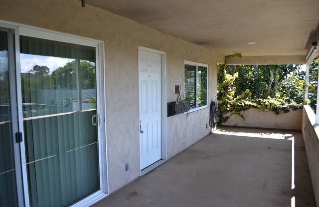 2 Bedroom-1 Bathroom Single Story Apartment on 2nd floor in Hillcrest/Mission Hills community. Gallery 3
