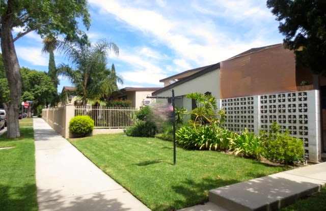 8356 Amigo Ave photos photos