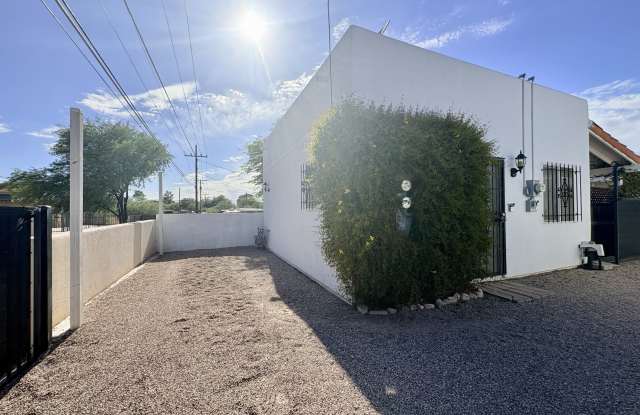 1718 East Grant Road - 2 Gallery 2