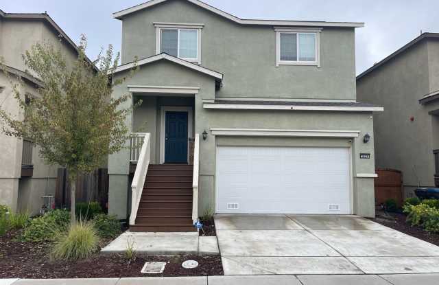 Modern 3 bedroom home in Gated Community - 1624 Silvershire Drive, Stockton, CA 95206