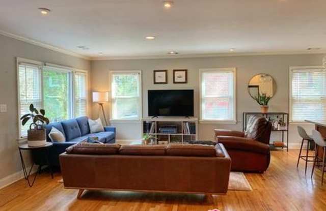 2265 Vistamont Drive Gallery 3