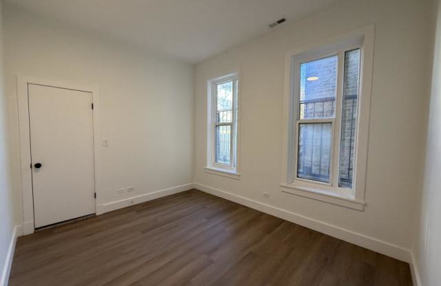 1456 N Kedzie Gallery 4