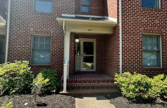 Like New Townhome in Old SW! Close to Carilion  Greenway. photos photos