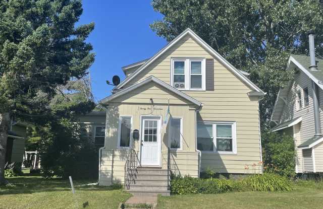 2417 John Ave - 2417 John Avenue, Superior, WI 54880