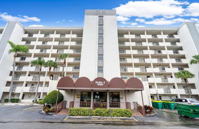 5900 NW 44th Street unit: 106 photos photos