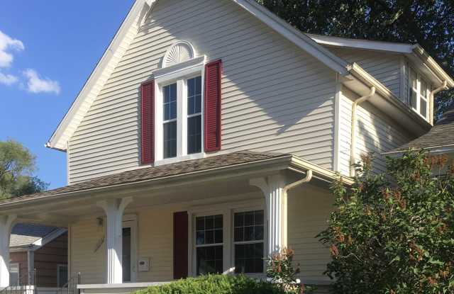 1048 Rosewood St photos photos